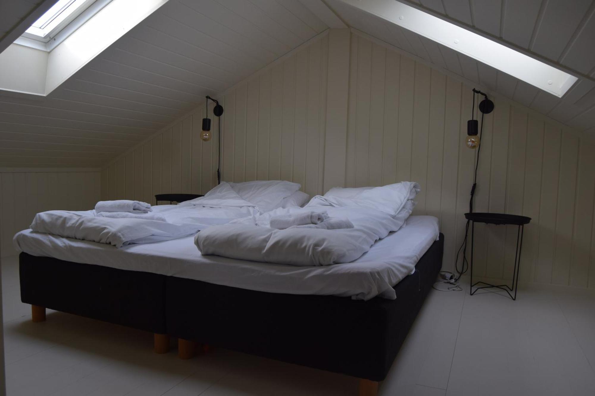 Nydelig Hytte Med Fantastisk Beliggenhet Ved Sjoen Villa Laupstad Luaran gambar